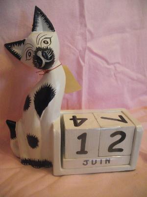 CALENDRIER PERPETUEL - CHAT BLANC ET NOIR